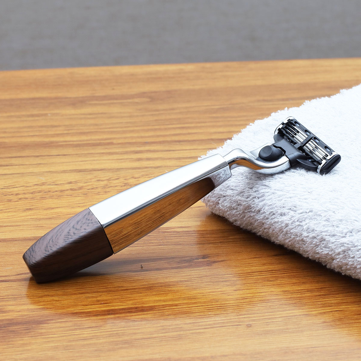 iRAZOR Classic Men's Safety Ra - đánh giá và giá Men'S Grooming Underarm